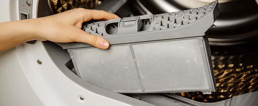 Signs Of A Clogged Dryer Lint Trap in Mineola, New York